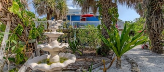 Smugglers Hideaway - Private Pool & Hot Tub