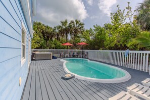 Beheizter Pool
