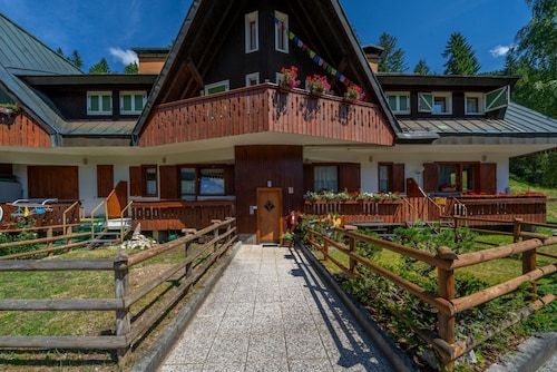 GuestHost - House of Hope