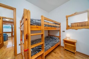 3 slaapkamers, een strijkplank/strijkijzer