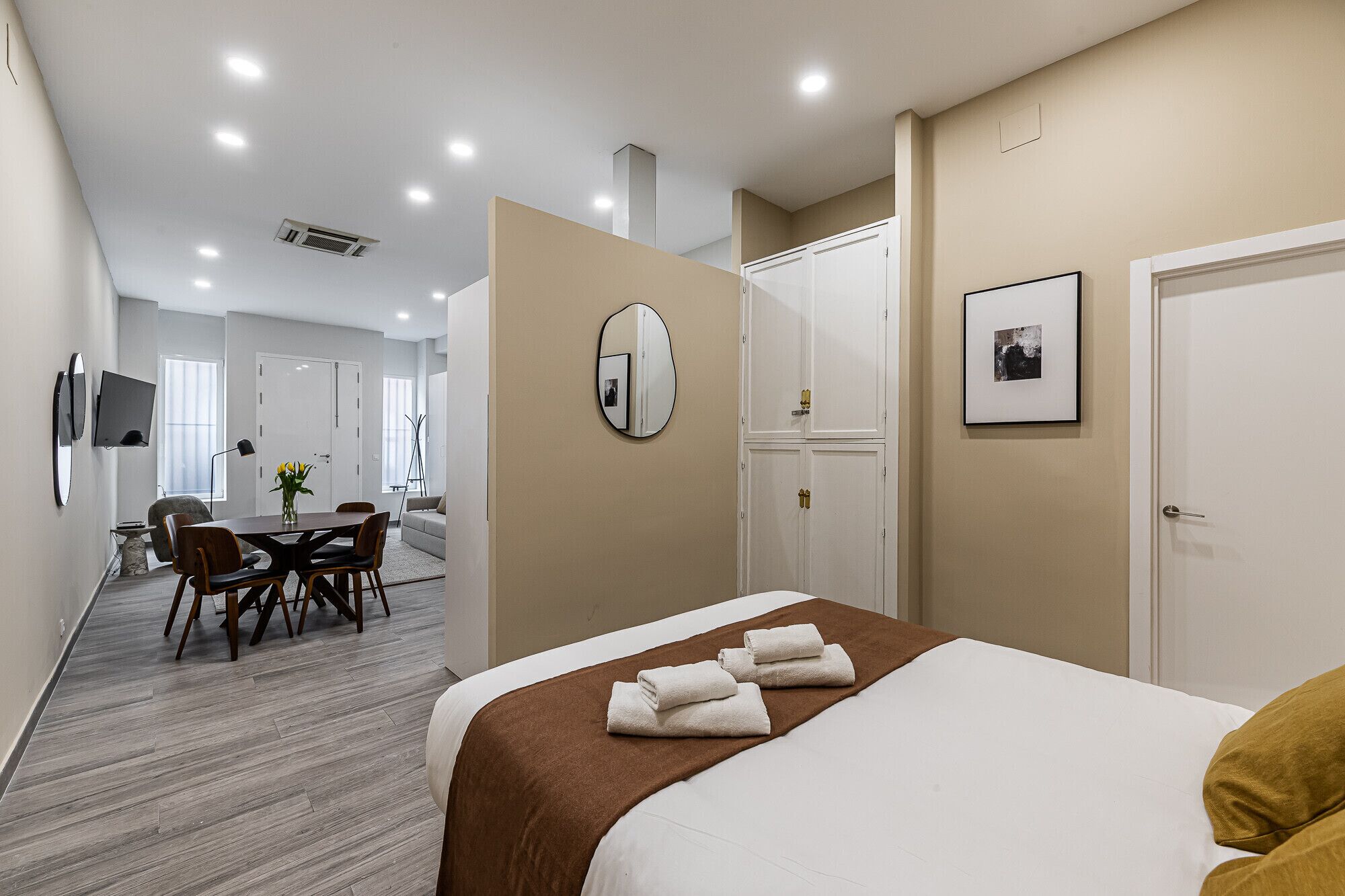 Iron/ironing board, free WiFi, bed sheets