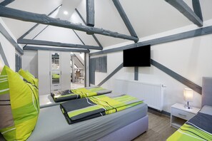 1 bedroom, WiFi, bed sheets - Apartment 'Sophie' with Private Terrace, Wi-Fi and Air Conditioning (Lauchhammer)