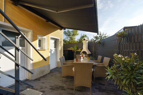Apartment 'Sophie' mit privater Terrasse, WLAN und Klimaanlage