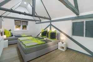 1 bedroom, WiFi, bed sheets - Apartment 'Sophie' with Private Terrace, Wi-Fi and Air Conditioning (Lauchhammer)