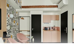 Studio 31 | Private kitchen | Microwave, stovetop, espresso maker, electric kettle