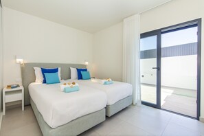 3 bedrooms, cots/infant beds, bed sheets - Villa Del Pescador (Albufeira)