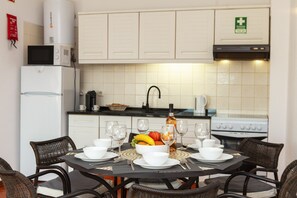 전자레인지, 커피/티 메이커, 조리 도구/접시/주방 기구