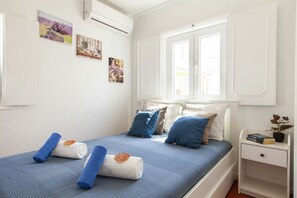 2 bedrooms, cots/infant beds, bed sheets