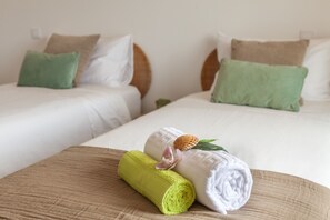 2 Schlafzimmer, Babybetten, Bettwäsche