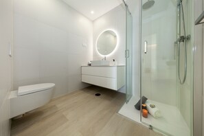Douche, serviettes fournies
