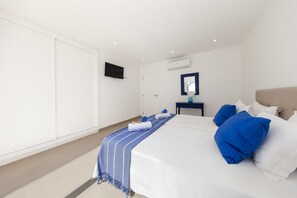 6 chambres, lits bébé (en supplément), lits pliants/supplémentaires