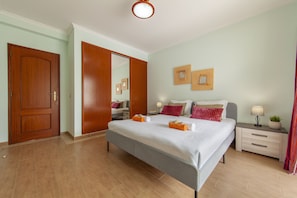 4 slaapkamers, babybedden (toeslag), beddengoed