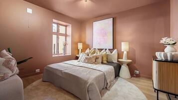 4 bedrooms, iron/ironing board, WiFi, bed sheets