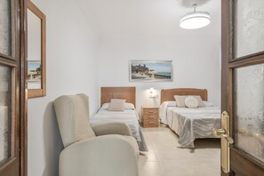 1 chambre, fer et planche à repasser, Wi-Fi, draps fournis