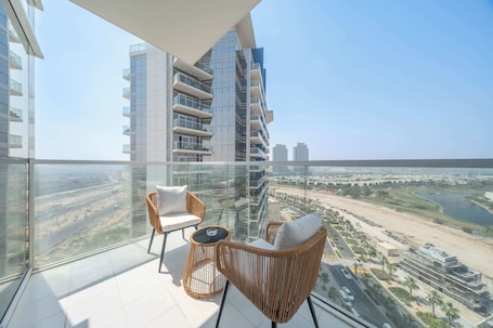 施設の敷地. Free housekeeping visits during your stay - StayShort - Damac Hills cozy studio for 2 people!