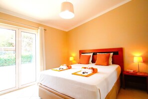 3 개의 침실, 유아용 침대, 침대 시트