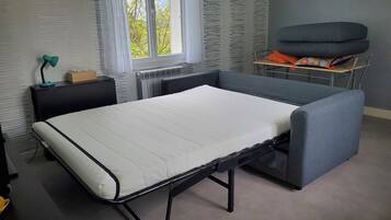 1 chambre, fer et planche Ă  repasser, Wi-Fi, draps fournis