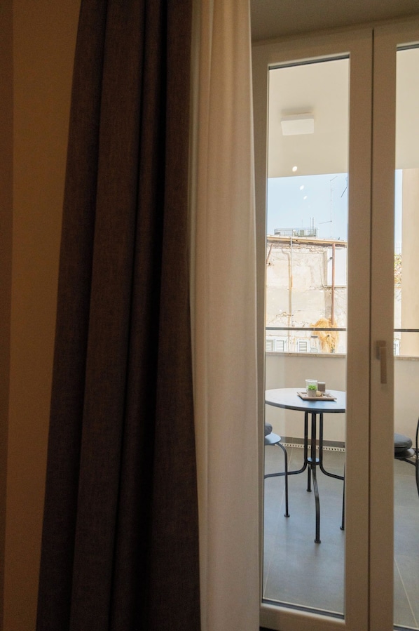 Superior Double or Twin Room, Courtyard View | In-room safe, desk, free WiFi