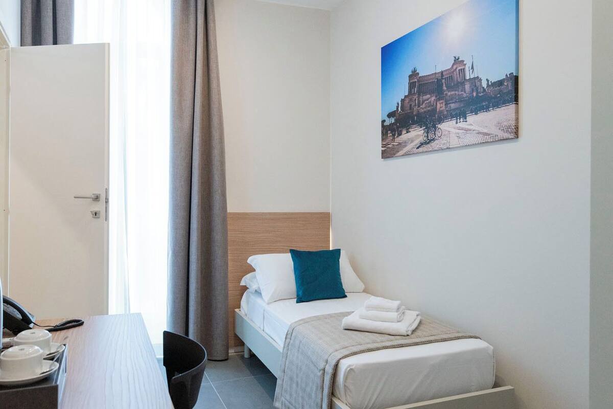 Standard Single Room | In-room safe, desk, free WiFi