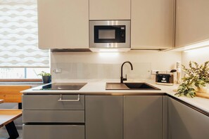 Micro-ondes, plaque de cuisson, lave-vaisselle