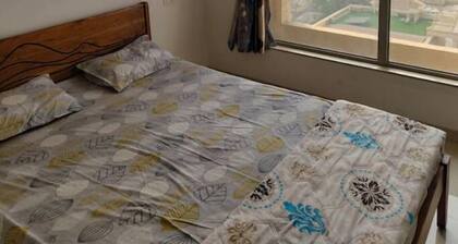 2 BHK Flats for sale in Hiranandani Estate