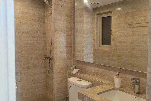 Spacious 1BHK Hiranandani Estate