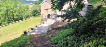 LE GITE DES RUELLES
UN HAVRE DE PAIX DANS UN HAUT LIEU DE BOURGOGNE