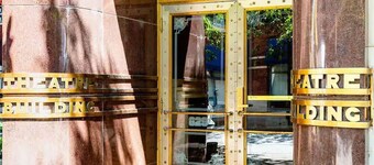 Charming downtown 2-bedroom walkable condo with WiFi, free parking & gym.