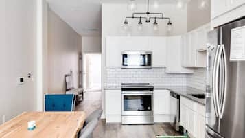 Micro-ondes, four, plaque de cuisson, lave-vaisselle