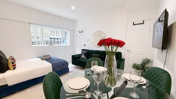 1 chambre, bureau, fer et planche Ă repasser, Wi-Fi gratuit