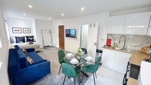 1 bedroom, desk, iron/ironing board, internet