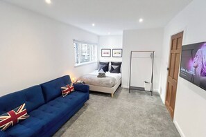 Room - Modern Studio Flat Near Euston & king's cross (London)