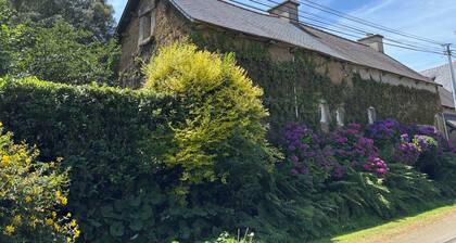 Cosy, rustic cottage, nature & calm in Côtes-d'Armor