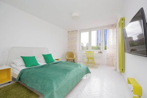 2 bedrooms, desk, iron/ironing board, WiFi - Platynowa 6 | Warsaw | Colorful Apartment | Remote Work (Warszawa)