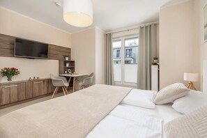 Bügeleisen/Bügelbrett, Reisekinderbett, WLAN, Bettwäsche
