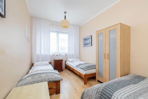 1 bedroom, iron/ironing board, travel cot, WiFi