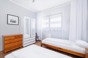 2 bedrooms, iron/ironing board, travel cot, WiFi