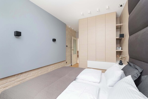 1 bedroom, iron/ironing board, travel crib, WiFi