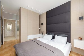 1 habitación, tabla de planchar con plancha, cuna de viaje y wifi 