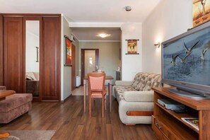 Téléviseur, bureau