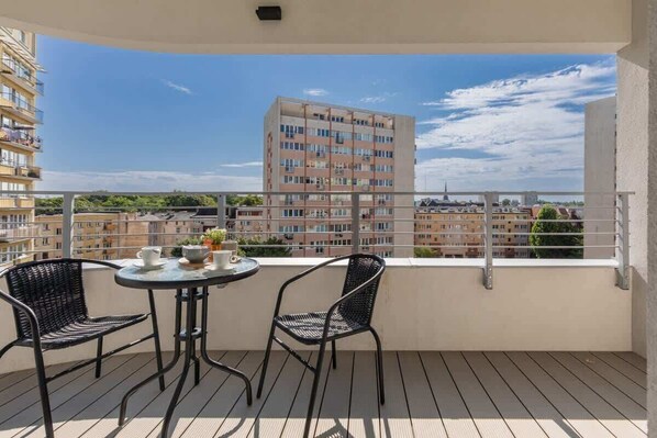 Outdoor dining - Sun Towers 125 | Prestige Apartment | Parking (Świnoujście)