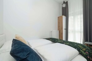 1 bedroom, iron/ironing board, travel cot, WiFi