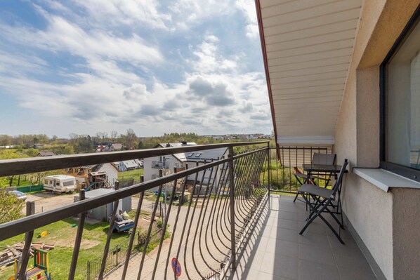 Property grounds - Cozy Apartment in Chlapowo | Balcony | Parking (Chłapowo)
