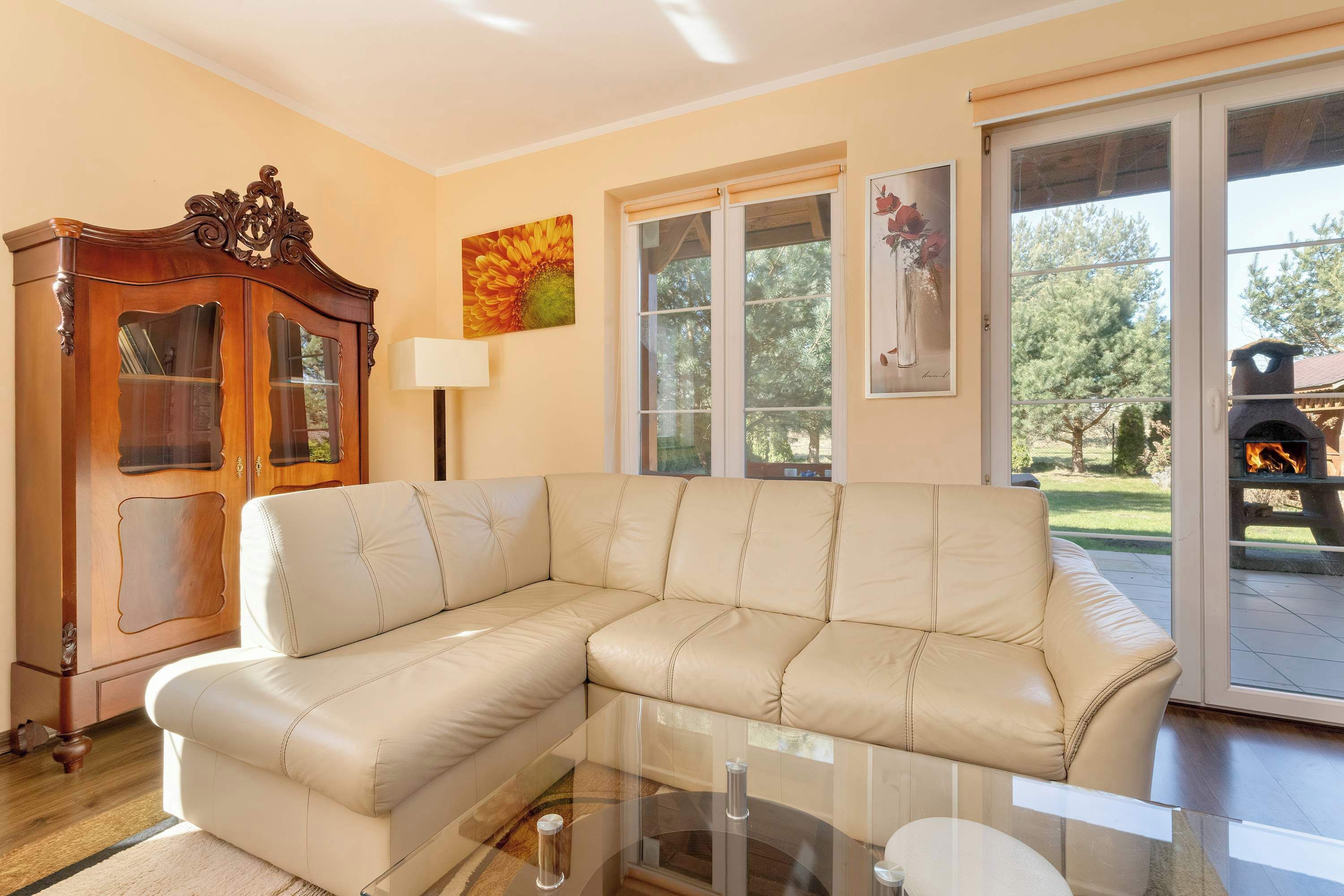TV, fireplace, offices