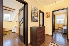 3 bedrooms, iron/ironing board, travel cot, WiFi - Spacious Apartment | 3 Bedrooms, Sauna, Garden (Chłapowo)