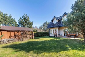 Exterior - Spacious Apartment | 3 Bedrooms, Sauna, Garden (Chłapowo)