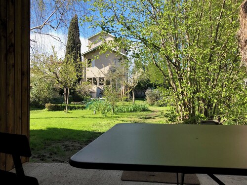 New L'horizon gîte in an exceptional town location. Free parking