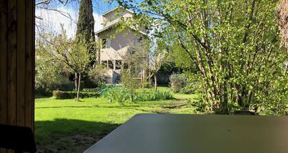 New L'horizon gîte in an exceptional town location. Free parking