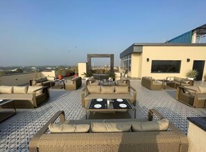 Rooftop terrace - Hotel The crystal Park  (Gwalior)