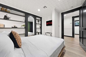 6 quartos, ferros/tábuas de passar roupa, Wi-Fi, roupa de cama